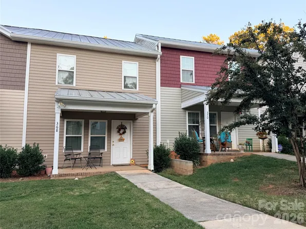 368 E Mills Ave, Mooresville, NC 28115