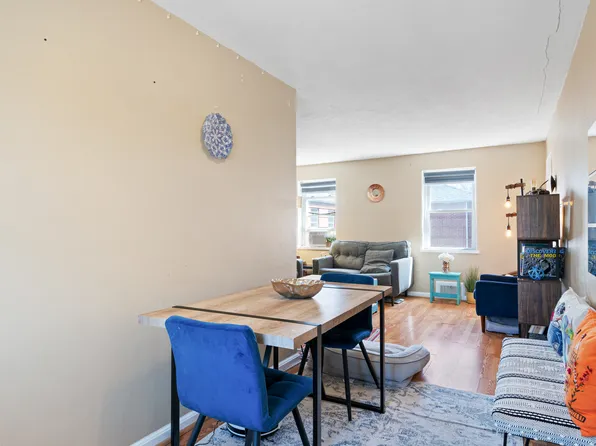 705 S Main St APT A2, Blacksburg, VA 24060