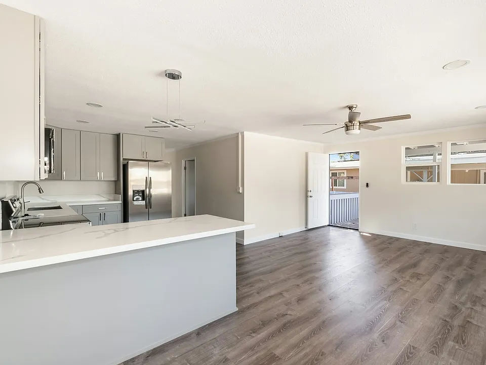 84-814A Farrington Hwy #2