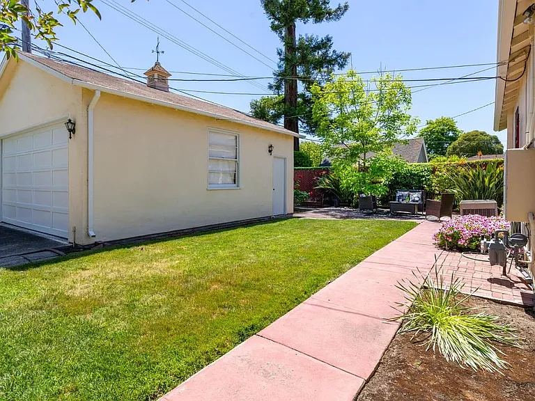204 Jeter St — Photo 17