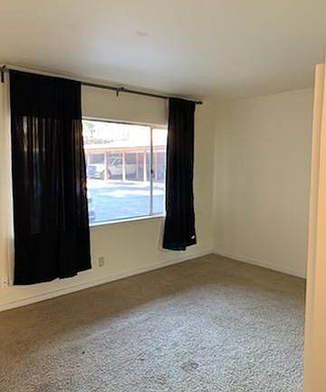 2nd image of 556 El Camino Real