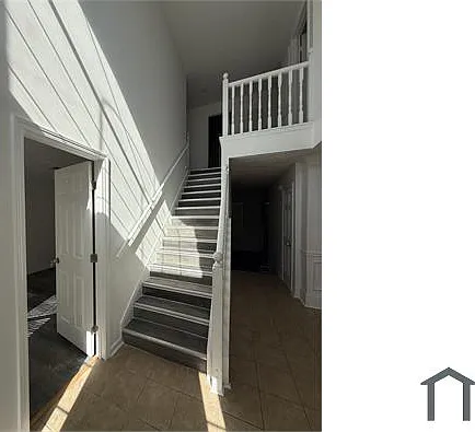 5 bed, 2617 sqft, $3,050 — Photo 3