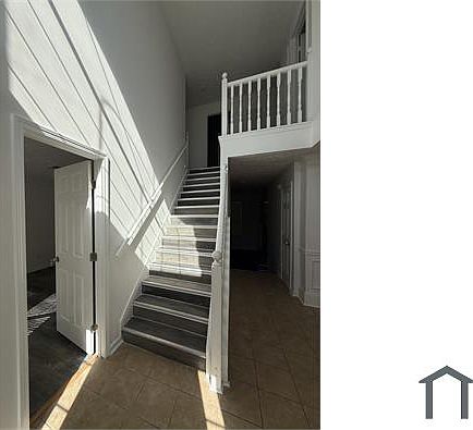 3rd image of 53 Carriage Lake Dr