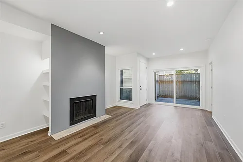 2100 Tanglewilde St #625 Photo 1