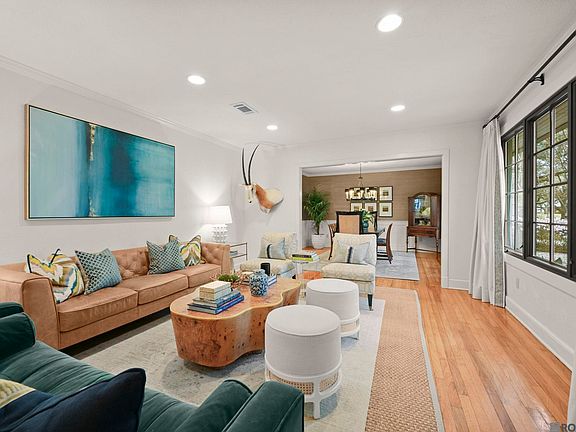 4th image of 2636 Kleinert Ave