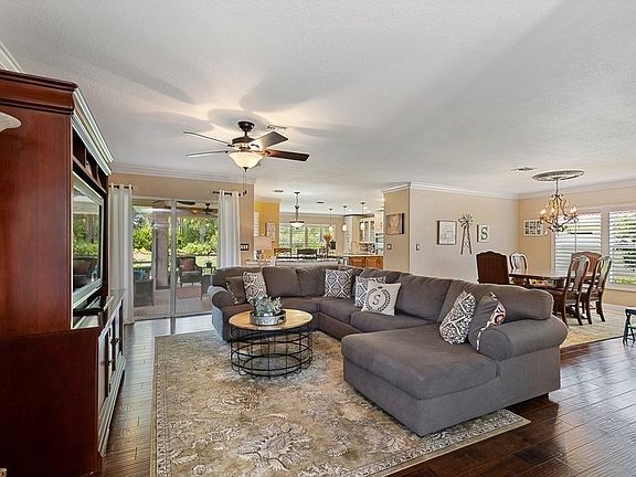 4th image of 9032 Astonia Way
