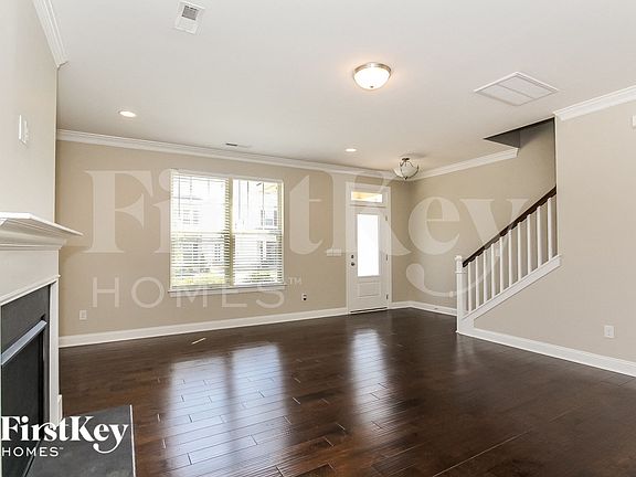 3rd image of 8745 Aspinwall Dr