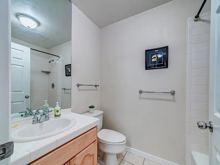 1273 E Grayson Ct — Photo 6