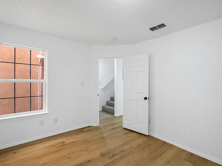 4916 Sereno Dr NE — Photo 15