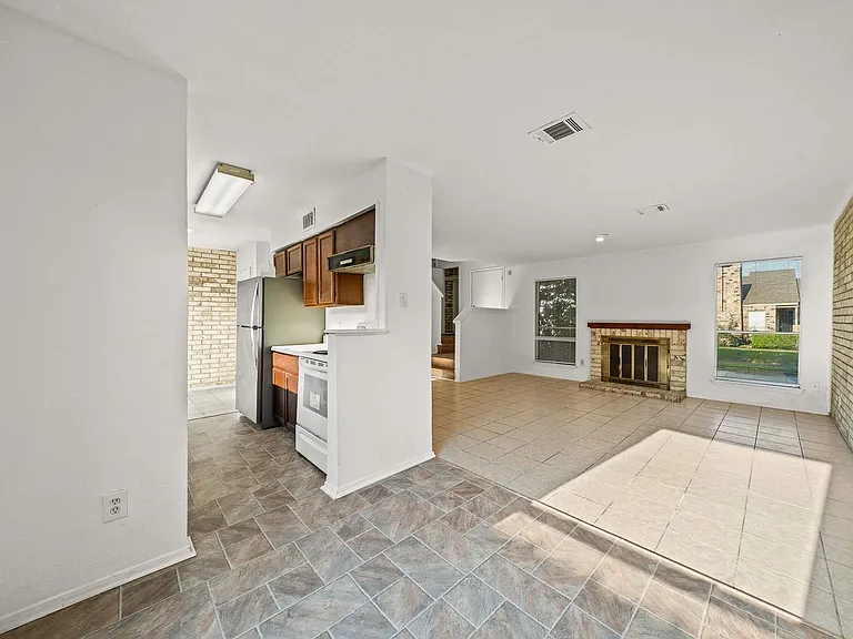 6463 Cambridge Glen Ln — Photo 9