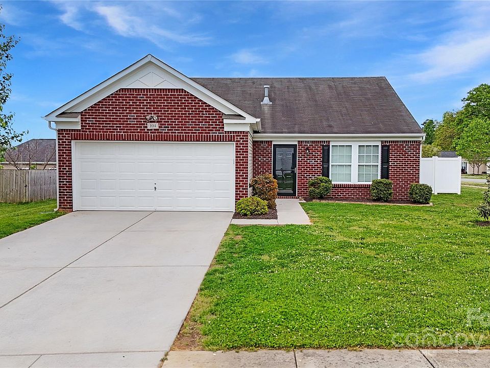 1st image of 104 Anastasia Ln
