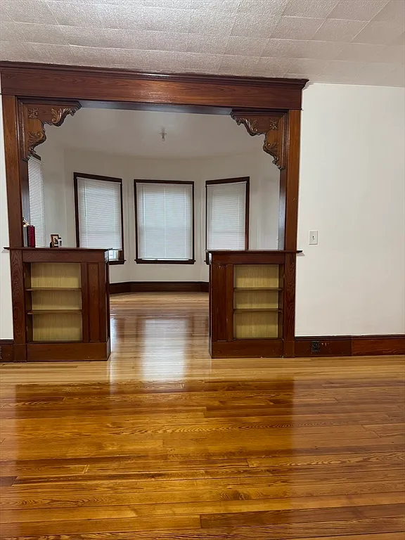 3 bed, 1.0 bath, 1200 sqft, $1,700 — Photo 1