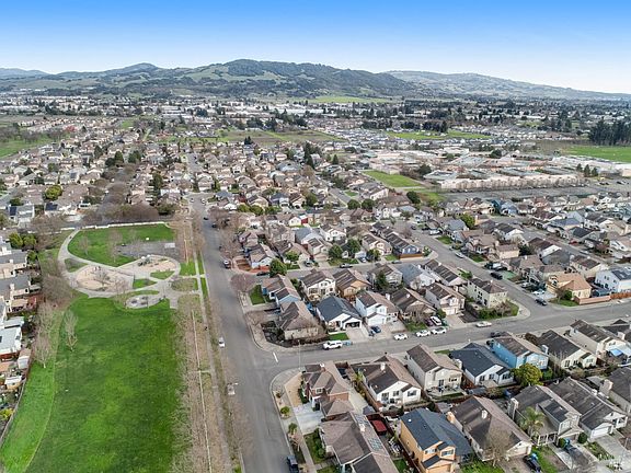 5th image of 2200 Bellevue Ranch