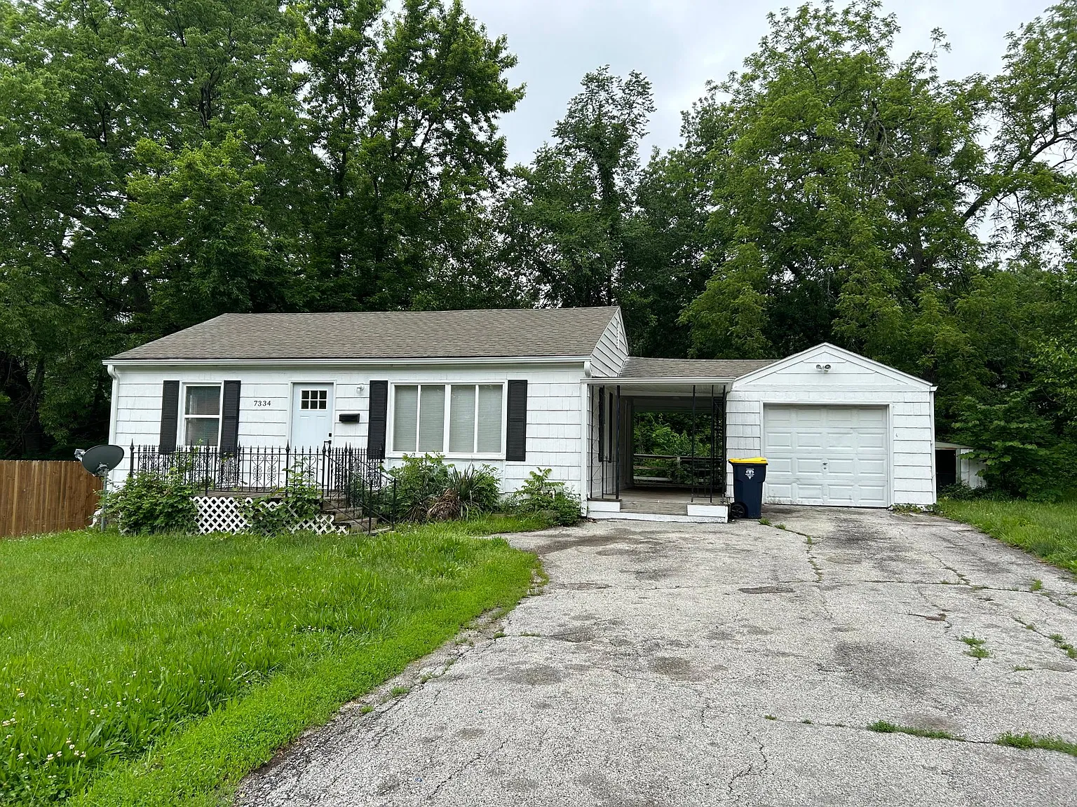 2 bed, 792 sqft, $1,300 — Photo 1