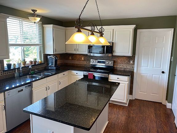 3rd image of 7922 Dockside Dr