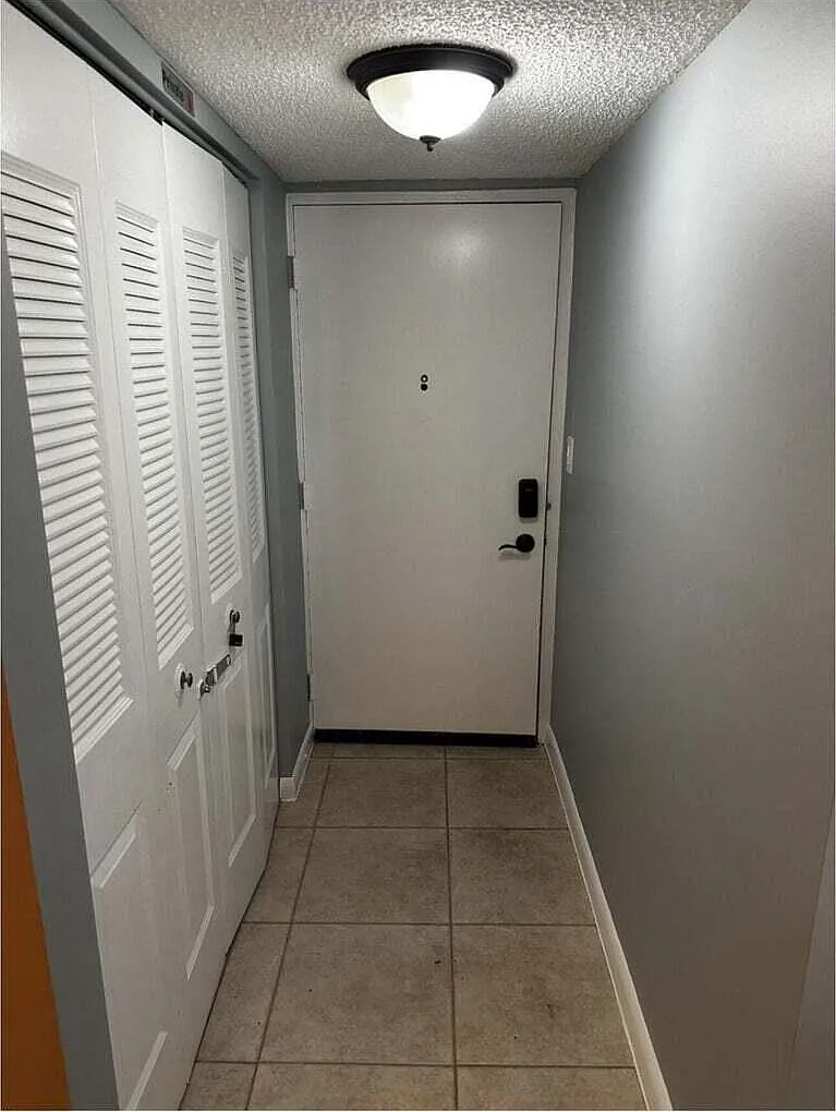 2 bed, 2.0 bath, 1175 sqft, $2,700 — Photo 3