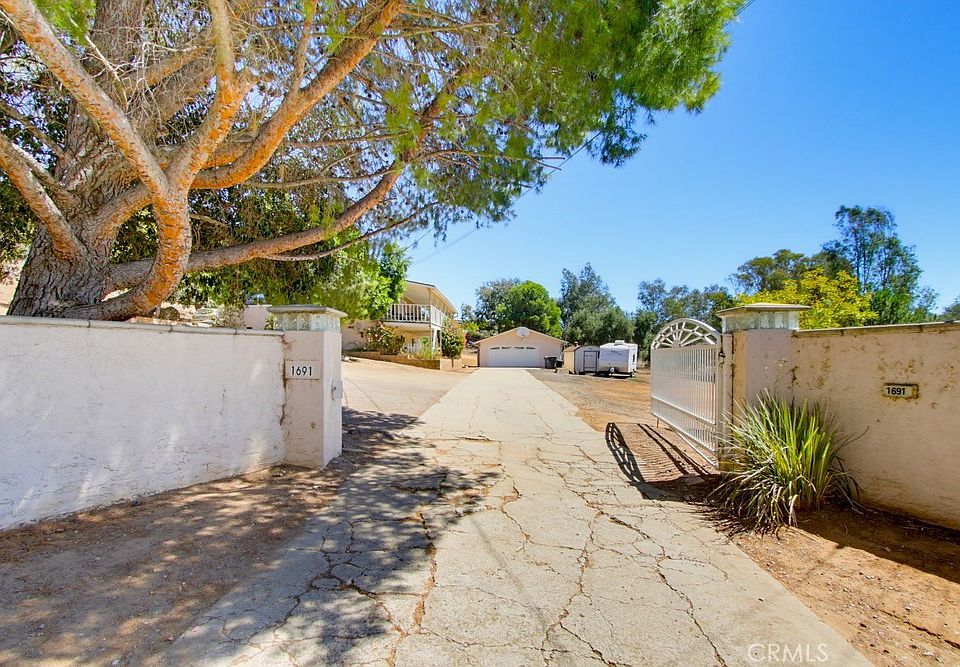 1st image of 1691 Roble Grande Rd