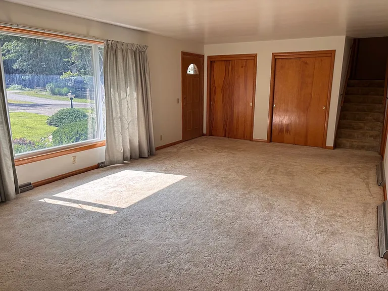 10470 Valleydale St SE — Photo 4