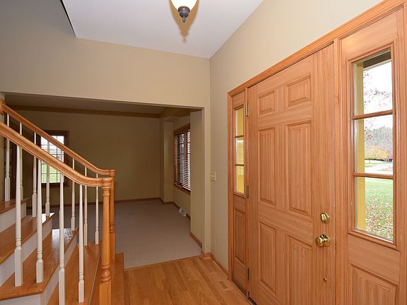 2nd image of 1484 Pheasant Ln