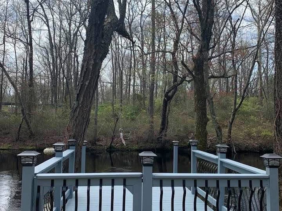 Fishing dock