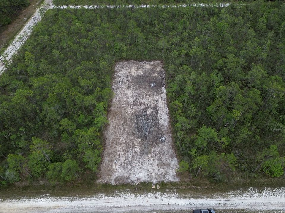 2nd image of 821 Green Lawn Rd