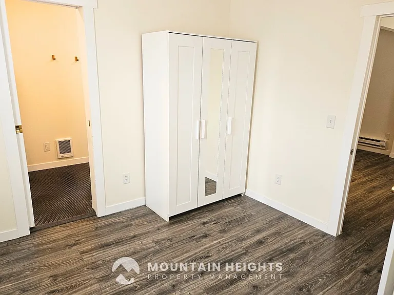 1074 E Kensington Ave — Photo 9