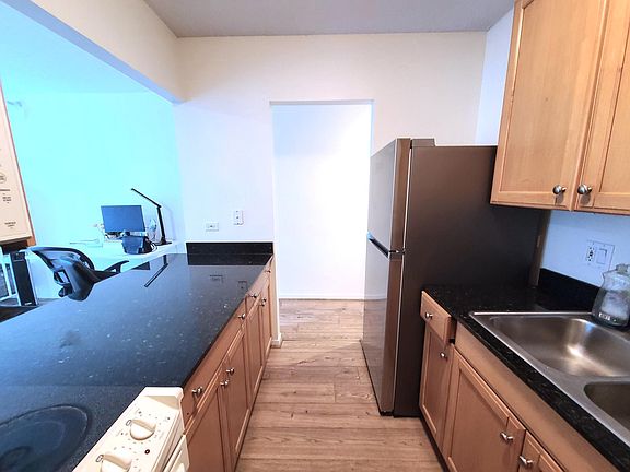 4th image of 400 N Lasalle St #3006