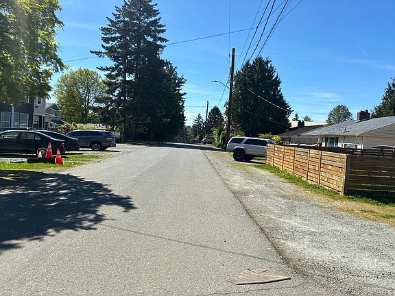 5th image of 2435 S 132nd St