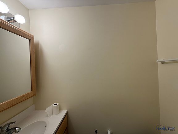 4th image of 2024-2032 Spring St #12