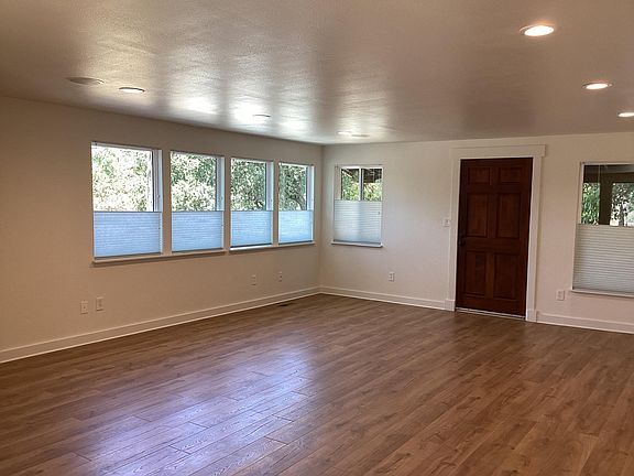 2nd image of 50 Sunnyside Ave
