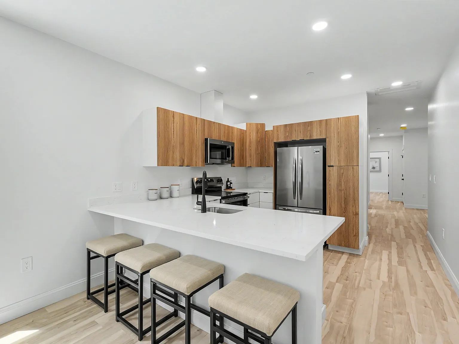 1 bed, 622 sqft, $2,300 — Photo 4