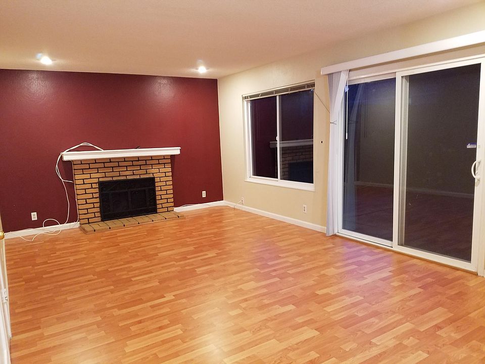 1st image of 3005 San Andreas Dr