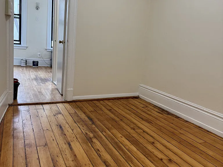 530 W 50th St #4B — Photo 7