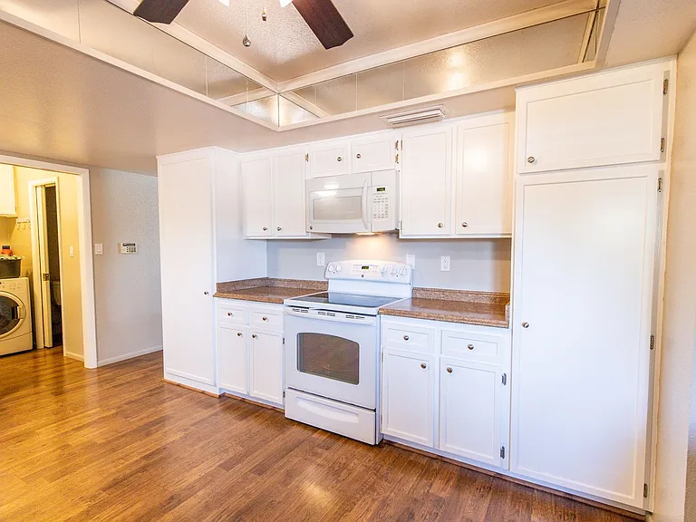 3511 S Alder Dr — Photo 5