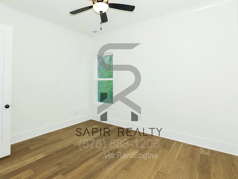 3374 Lee Dr — Photo 8