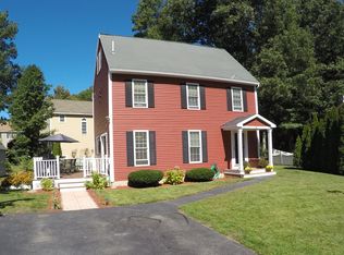 28 Evelyn Ct, Dracut, MA 01826