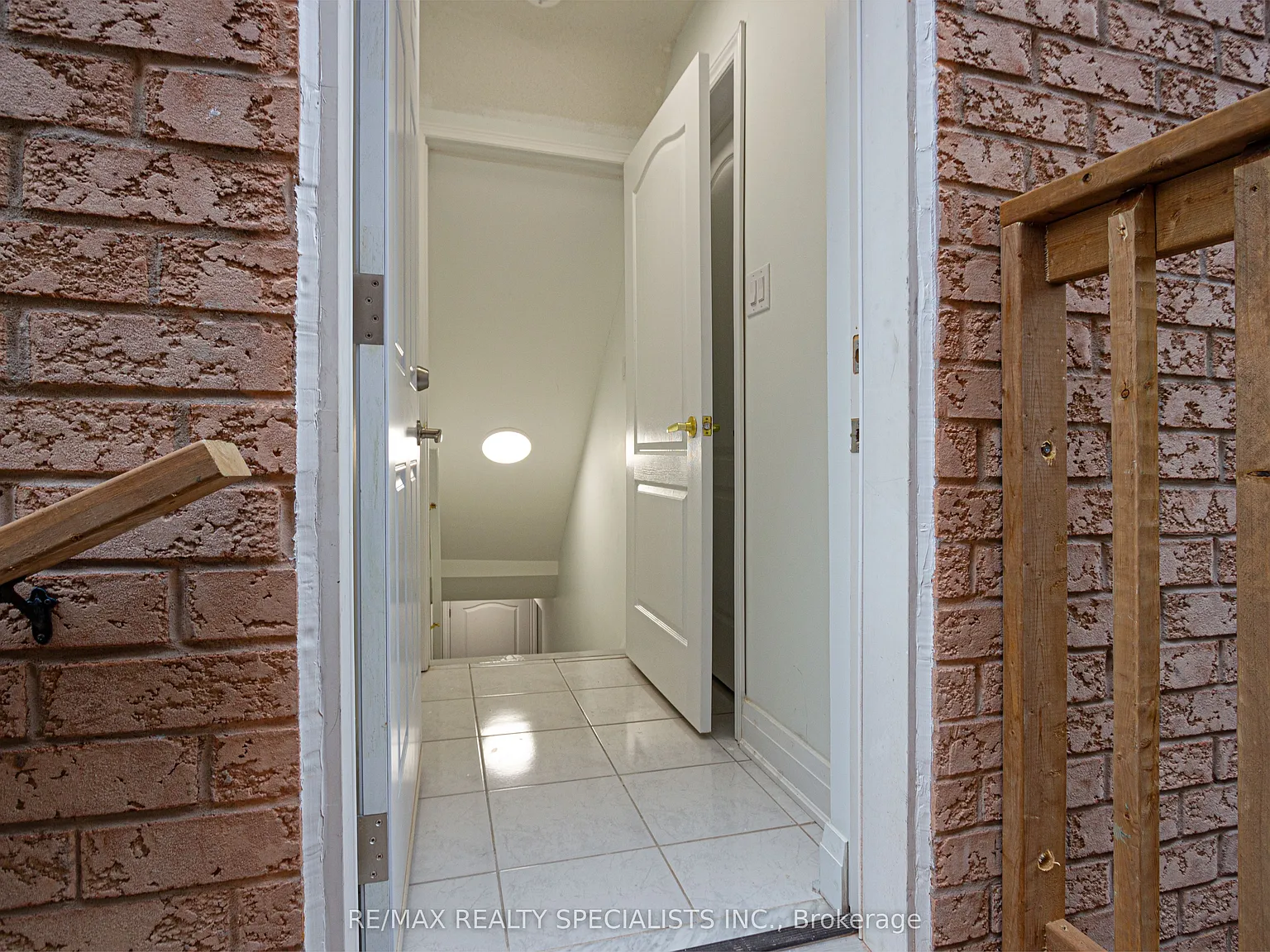 2 bed, $2,050 — Photo 2