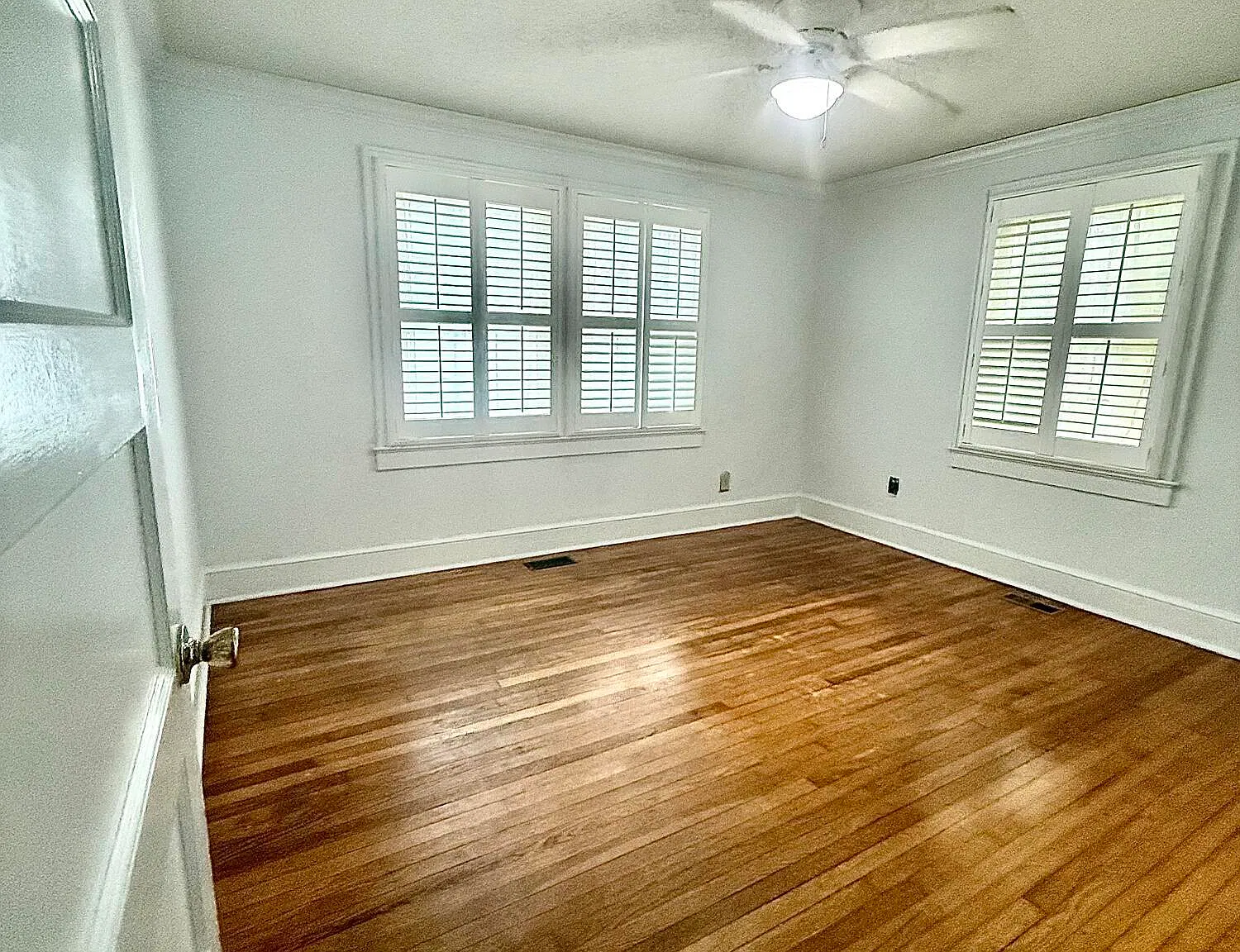 2 bed, 1.0 bath, $1,200 — Photo 4