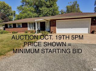 105 Lincoln St, Raymond, IL 62560
