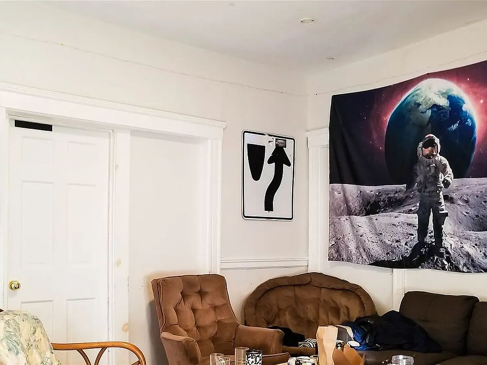 1st image of 189 College Ave #3