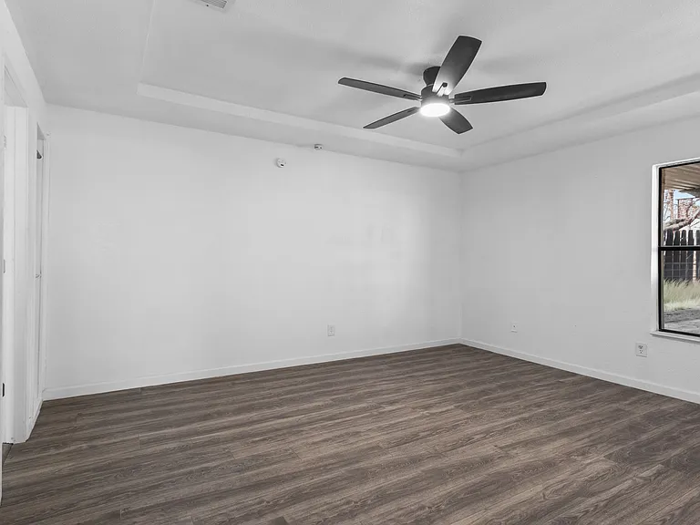 5351 Northridge Blvd — Photo 9