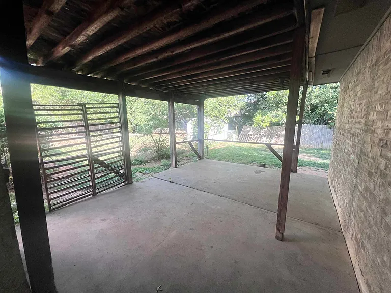 413 Meadow Lake Dr — Photo 16