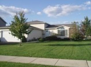511 Creekside Cir, Minooka, IL 60447