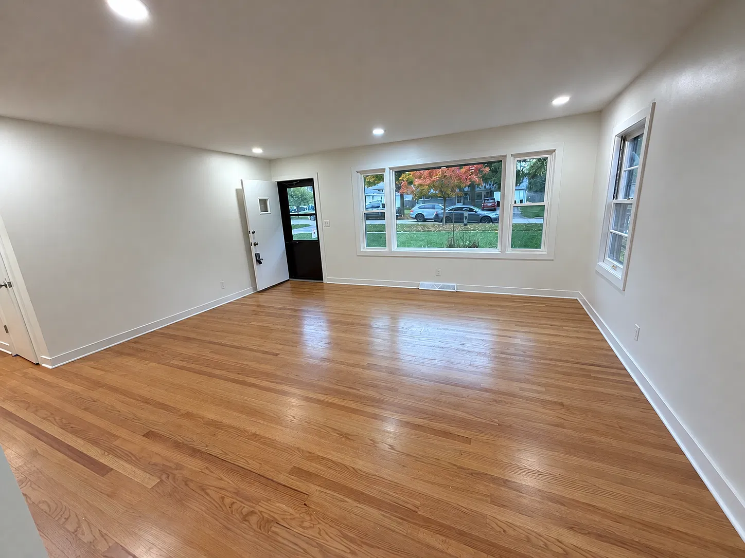 5 bed, 1950 sqft, $3,750 — Photo 4