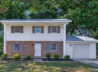 3611 Cedarhill Ave NW, Huntsville, AL 35810