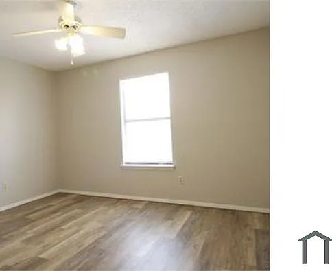 513 S Beverly St #3 — Photo 4