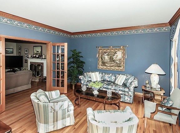 4th image of 680 Longford Dr