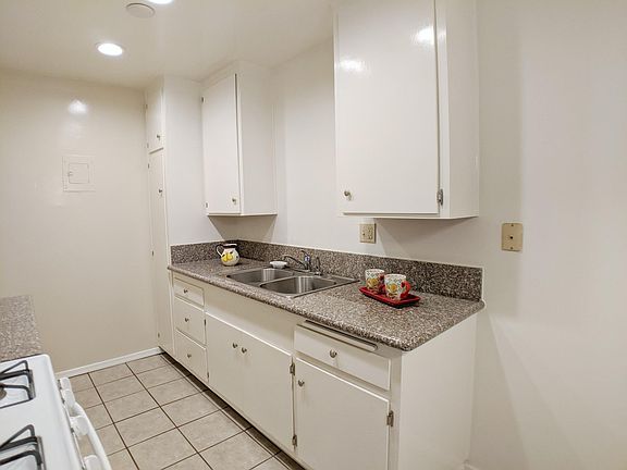 5th image of 266 S El Molino Ave APT 5
