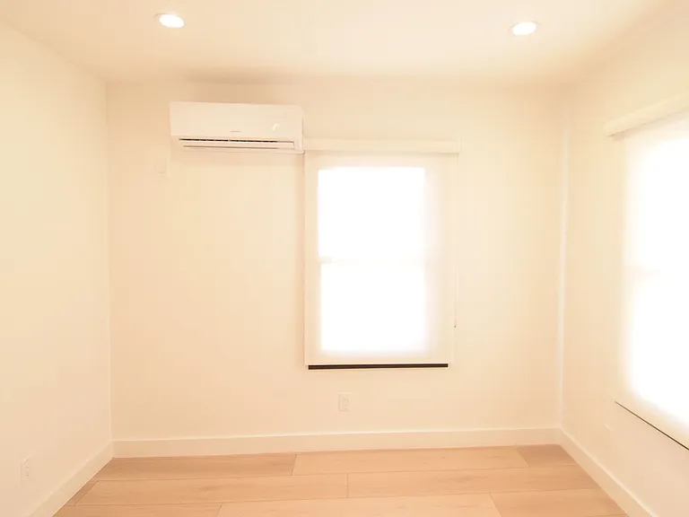 317 Ocean Park Blvd — Photo 29