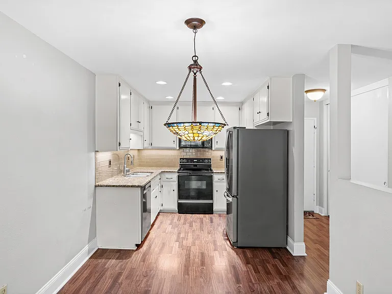 140 Walnut Ave #2F — Photo 3